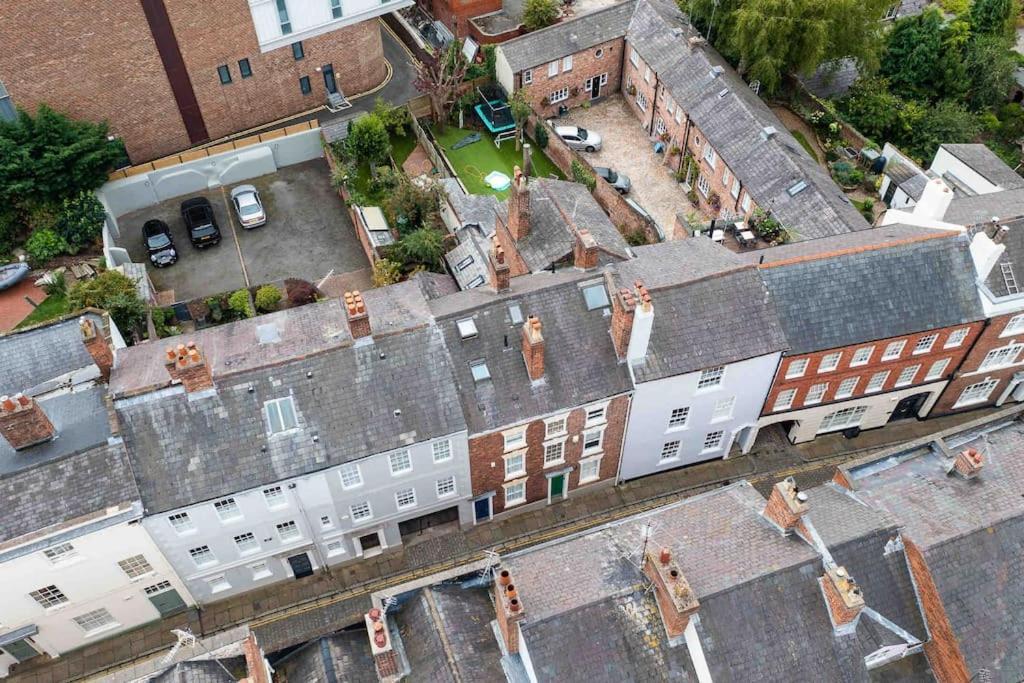 Villa 18Th Century Townhouse In Chester City Centre Exterior foto